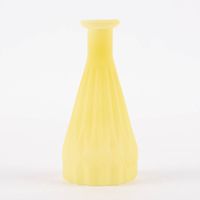 83974-Flaschen-Vase-klein-mit-Musterpraegung-Glas-matt-7x14-5cm-verschiedene-Pastell-Farben-KW14-2023-216397Capture0086.jpg Flaschen Vase klein mit Musterprägung Glas matt 7x14.5cm verschiedene Pastell Farben