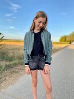 84745-Meine-Herzenswelt-Kinder-Schnittmuster-Blouson-deine-Havanna-Papierschnittmuster-Gr--116-176-deine-Havanna-Beispiel1.jpg Meine Herzenswelt Kinder Schnittmuster Blouson deine Havanna Papierschnittmuster Gr. 116-176