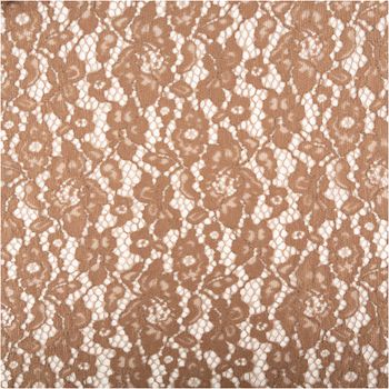 Spitzenstoff Trachtenspitze Festtagsspitze floral beidseitige Bogenkante uni in verschiedenen Farben 1,46m Breite Detailaufnahme von brauner Spitzenmustertextur mit floralem Design in dichter Wiederholung.