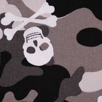 Baumwollstoff Popeline Camouflage Totenköpfe grau 1.44m Breite