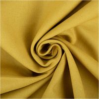 Canvas Baumwollstoff Waterproof wasserabweisende Ausrüstung uni curry-gelb 1,40m Breite Nahaufnahme von senfgelben Stoff, sanft gedreht, zeigt dichte Webstruktur und weichen Fall.