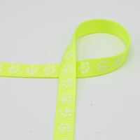 Gurtband Pfoten reflektierend neon gelb 20mm Breite zur Schlaufe gelegt