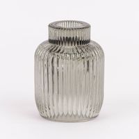 85637-Kerzenhalter-fuer-Stabkerzen-und-Teelichter-Glas-Rillen-6-5x8-5cm-verschiedene-Farben-KW35-2023-228632Capture0004.jpg Graugrüner Kerzenhalter mit breiter Öffnung unten als Stabkerzenhalter
