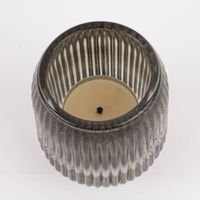 85637-Kerzenhalter-fuer-Stabkerzen-und-Teelichter-Glas-Rillen-6-5x8-5cm-verschiedene-Farben-KW35-2023-228635Capture0007.jpg Grauer Kerzenhalter mit Teelicht