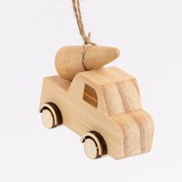 85668-Creativ-Company-Dekohaenger-LKW-mit-Baum-Kiefernholz-blanko-natur-7x6x3cm-KW37-2023-229387Capture0017.jpg Dekohänger aus Holz LKW mit Baum hängend von schräg vorne
