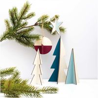Dekobeispiel 3D Dekohänger Steck-Sterne mit Steck-Bäumen und Steck-Kugeln