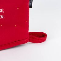 Nahaufnahme Aufhängeschlaufe Ofenhandschuh Weihnachten Frohes Fest Punkte Stern