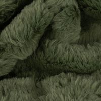 86014-Kuscheldecke-zweilagig-aus-Polyesterpluesch-einfarbig-khaki-gruen-130x160cm-KW40-2023-6791_1.jpg khakigrüne Plüschdecke zusammengefaltet und mit Schleife zusammengebunden