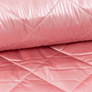 Steppstoff Bekleidungsstoff Stepped Shine Rauten rosa 1,40m Breite