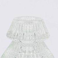86228-Kerzenhalter-Tanne-fuer-Stabkerzen-aus-Glas-Rillen-6x8-5cm-grau-oder-transparent-DSC-9116.jpg Transparenter Kerzenhalter Tanne für Stabkerzen aus Glas Rillen in Nahaufnahme in Nahaufnahme