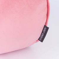 86291-Samtrolle-mit-Kederumrandung-rosa-20x55cm-von-SCHoeNER-LEBEN--DSC-9703.jpg Samtrolle mit Kederumrandung rosa Detail Markentag