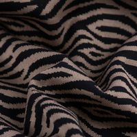 Strickstoff Jacquard Tigermuster beige schwarz 1,51m Breite