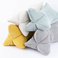 86385-Magma-Leseknochen-Nackenkissen-Cord-grau-42x22cm-86386-Gruppe-02.jpg Magma Leseknochen Nackenkissen Cord grau mint cremeweiß und senfgelb Gruppenbild nahaufnahme