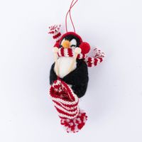 86478-Sass-und-Belle-Dekohaenger-strickender-Pinguin-Filz-Wolle-schwarz-weiss-rot-11x6x6cm-86478-02.jpg Sass & Belle Dekohänger strickender Pinguin Filz Wolle schwarz weiß rot 11x6x6cm
