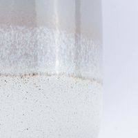 86510-Sass-und-Belle-Vase-Mojave-glasiert-Steinzeug-grau-weiss-23x10-5cm-86510-06.jpg Sass & Belle Vase Mojave glasiert Steinzeug grau, Nahaufnahme Glasur
