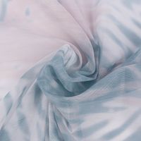 Transparenter Gardinenstoff Hania mit Batik Blätter-Digitalprint in Weiß, Beige und Mintgrün, raumhoch mit Bleibandausstattung