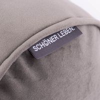 Detail Markentag von Nackenrolle samt grau