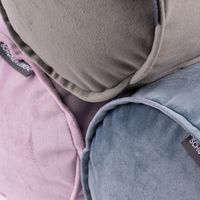 Gruppenbild 3 Nackenrollen aus Samt in flieder, grau und blau