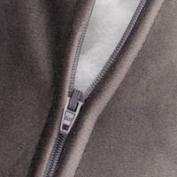 86830-Nackenrolle-aus-Samt-mit-Kederumrandung-und-Reissverschluss-grau-20x55cm-von-SCHoeNER-LEBEN--DSC-5345.jpg Detail Reißverschluss von Nackenrolle samt grau