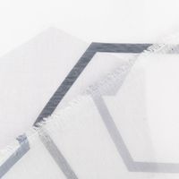86857-Gardinenstoff-Batist-Optik-transparent-Hexagon-weiss-grau-148cm-Breite-DSC-5132.jpg Transparenter Gardinenstoff in feiner Batist-Optik mit Hexagon-Dessin in Weiß und Grau mit 148cm Stoffbreite