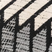 Kissenhülle mit grafischem Muster in beige-grau-schwarz detail struktur