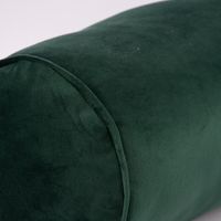 86907-Nackenrolle-aus-Samt-LeVelvet-mit-Kederumrandung-smaragdgruen-20x55cm-von-SCHoeNER-LEBEN--85189-Samtrolle-LeVelvet-mit-Kederumrandung-smaragdgruen-20x55cm-von-SCHoeNER-LEBEN---KW2_2.jpg DEtail keder Nackenrolle smaragdgrün