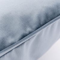 Samtkissen skyblau rechteckig mit kederumrandung detail keder