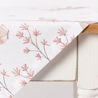 Detail Seitensaum mit rosa Blümchen über Tischkante
