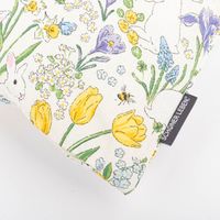 87038-Kissenhuelle-Rabbit-Spring-Fever-Hasen-Blumen-weiss-bunt-in-versch--Groessen-von-SCHoeNER-LEBEN--Kissen-KW7-24-6202.jpg Kissenhülle Rabbit Spring Fever Hasen Blumen weiß bunt von SCHÖNER LEBEN. Label
