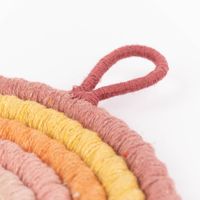 87041-Wanddeko-Regenbogen-aus-Baumwolle-rosa-gelb-orange-natur-23-5x29x1cm-von-Sass-und-Belle-Kissen-KW6-24-5794.jpg wanddeko Regenbogen in rosa gelb orange natur detail aufhängeschlaufe