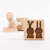 87237-3er-Set-Keksstempel-Hase-verschiedene-Motive-aus-Holz-5-5x5-5x8cm-DSC-9623.jpg Kekesstempel aus holz mit hasenmotiv 3 er set
