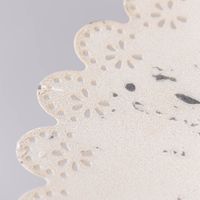 87443-Deko-Etagere-2-stufig-rund-mit-Bogenkante-und-Antik-Finish-Eisen-beige-grau-32x51cm-87443-04.jpg detail bogenkante mit cutouts Deko Etagere aus Metall mit Antikfinisch aus Eisen weiß