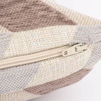 Kissenhülle Mira Rechtecke schräg beige braun gelb von SCHÖNER LEBEN. Reißverschluss