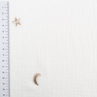 87797-Musselin-Stoff-Double-Gauze-STARS-Stickerei-Sterne-Mond-weiss-1-35m-Breite-IMG-KW18-200.jpg Musselin Stoff Double Gauze STARS Stickerei Sterne Mond weiß 1,35m Breite