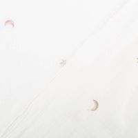 87797-Musselin-Stoff-Double-Gauze-STARS-Stickerei-Sterne-Mond-weiss-1-35m-Breite-IMG-KW18-202.jpg Musselin Stoff Double Gauze STARS Stickerei Sterne Mond weiß 1,35m Breite