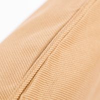 87819-Outdoor-Kissen-aus-Kunstfaser-mit-Kederumrandung-einfarbig-braun-45x45cm-IMG-KW20-053.jpg Outdoorkissen mit Kederumrandung einfarbig hellbraun detail keder