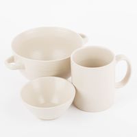 kleine Schale mit passender TAsse und Müslischale in beige