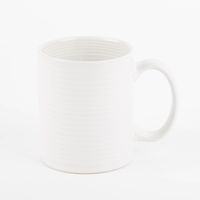 87847-Tasse-aus-Keramik-weiss-beige-oder-taupe-320ml-IMG-KW20-102.jpg Tasse mit Linienrelief in weiß