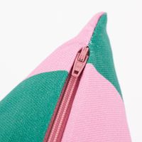 Kissenhülle Streifen dunkelgrün und pink von SCHÖNER LEBEN. Detail Reißverschluss