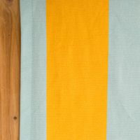 87866-Tischlaeufer-Streifen-hellblau-gelb-40x160cm-von-SCHoeNER-LEBEN--IMG-KW24-029.jpg Tischläufer Streifen hellblau gelb 40x160cm von SCHÖNER LEBEN. Detail