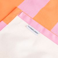 87869-Tischdecke-Streifen-orange-pink-in-versch--Groessen-von-SCHoeNER-LEBEN--IMG-KW23-215.jpg Tischdecke Streifen orange pink von SCHÖNER LEBEN. Detail Saum