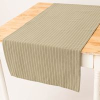 88128-Tischlaeufer-aus-Baumwolle-gestreift-olivgruen-weiss-50x140cm-von-Linen-und-More-IMG-KW25-112.jpg Tischläufer in olivgrün mit weißen Nadelstreifen