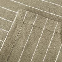 Tischdecke in olivgrün mit weißen Nadelstreifen detail ecke