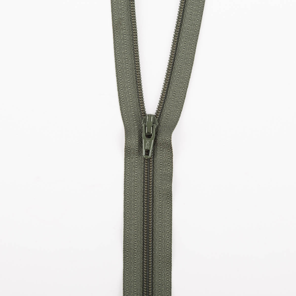 SCHÖNER LEBEN. YKK Reißverschluss nicht teilbar Kunststoffspirale 20cm oliv