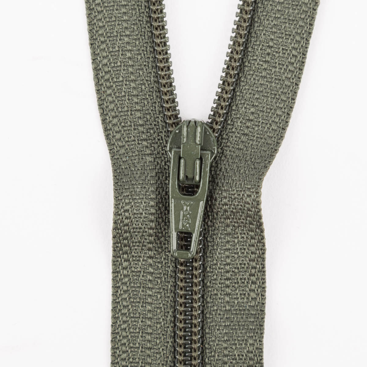 SCHÖNER LEBEN. YKK Reißverschluss nicht teilbar Kunststoffspirale 20cm oliv