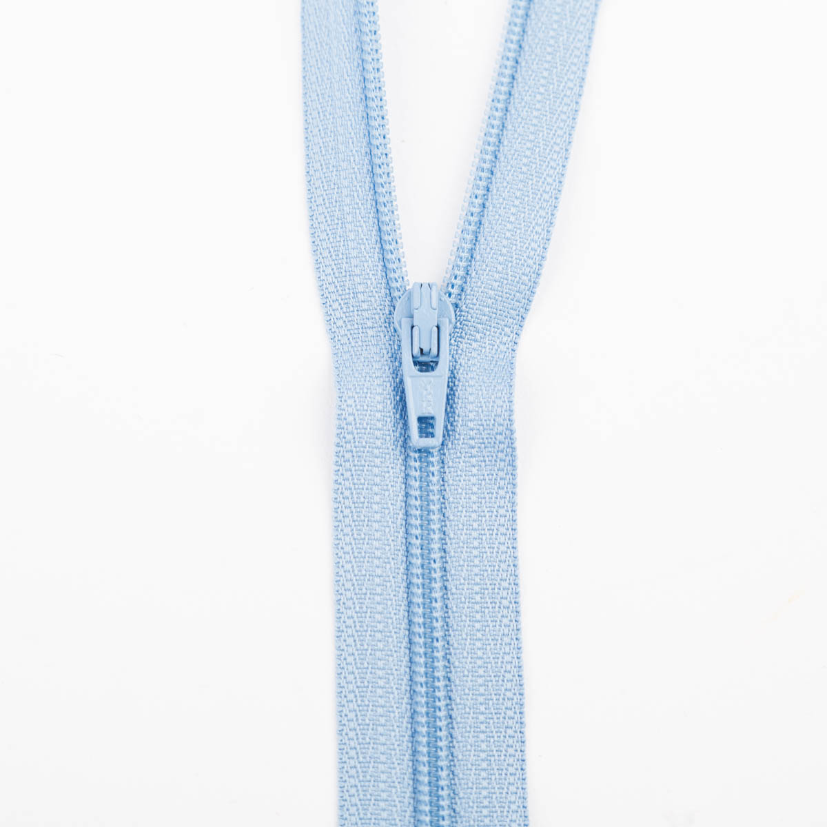 SCHÖNER LEBEN. YKK Reißverschluss nicht teilbar Kunststoffspirale 20cm pastellblau