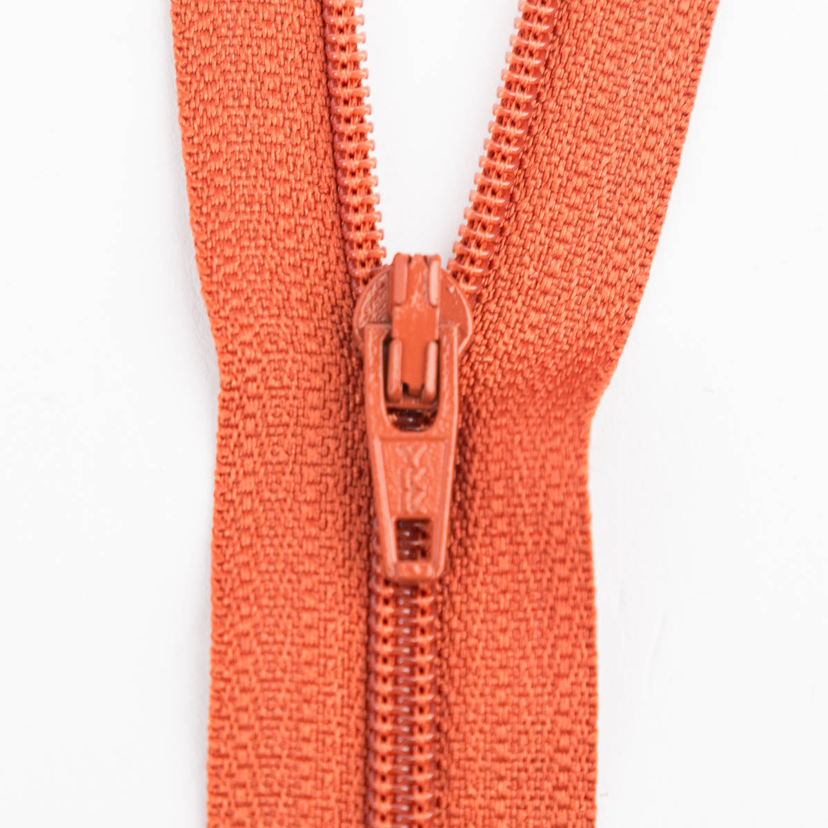 SCHÖNER LEBEN. YKK Reißverschluss nicht teilbar Kunststoffspirale 20cm rost