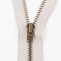 SCHÖNER LEBEN. YKK Reißverschluss nicht Teilbar Metall 8cm hellgrau SCHÖNER LEBEN. YKK Reißverschluss nicht Teilbar Metall 8cm hellgrau