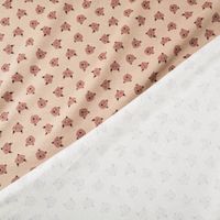 88885-Jersey-Stoff-Baumwolljersey-Ruzmi-Baer-Fuchs-Gesichter-camel-braun-1-45m-Breite-IMG-KW35-291.jpg Jersey Stoff Baumwolljersey Ruzmi Bär Fuchs Gesichter camel braun 1,45m Breite Vorder- und Rückseite