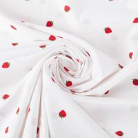 88931-Baumwollstoff-Popeline-Stoff-Mini-Erdbeeren-weiss-rot-gruen-1-45m-Breite-IMG-KW35-210.jpg Baumwollstoff Popeline Stoff Mini Erdbeeren weiß rot grün 1,45m Breite gedreht